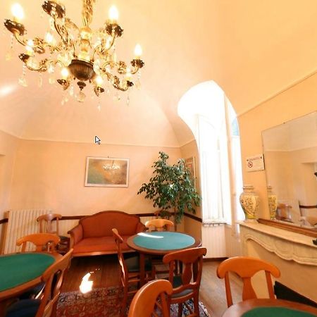 Hotel Eden Санремо Экстерьер фото