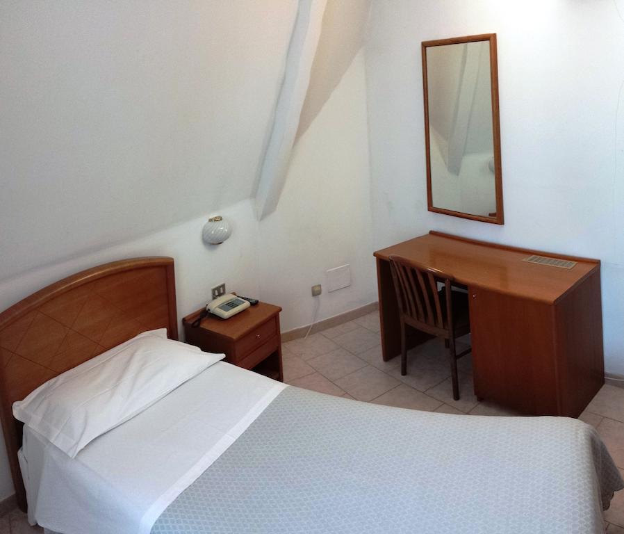 Hotel Eden Санремо Номер фото